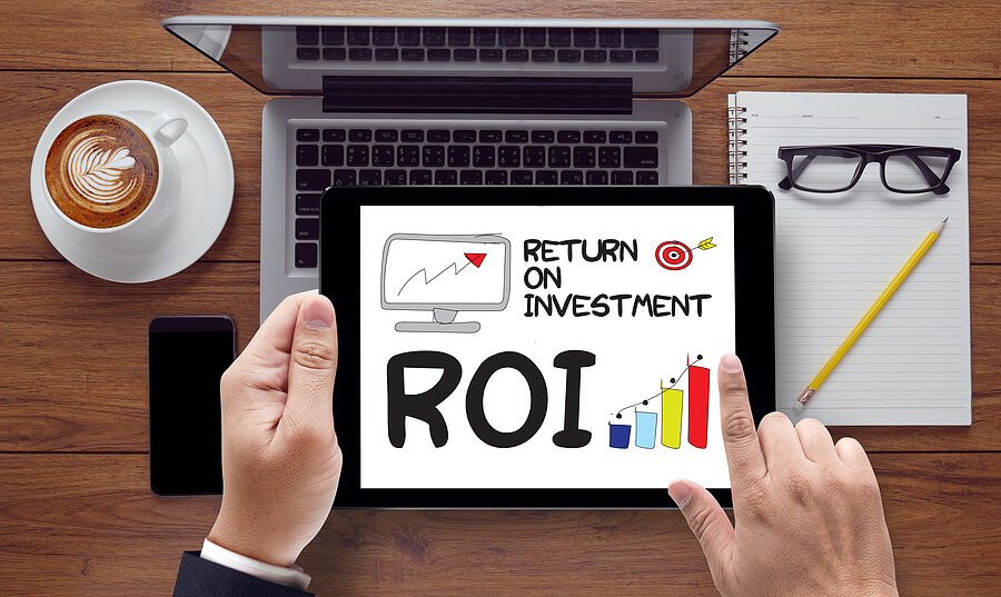 Social Media ROI Return On Investment Businessman Work Roi