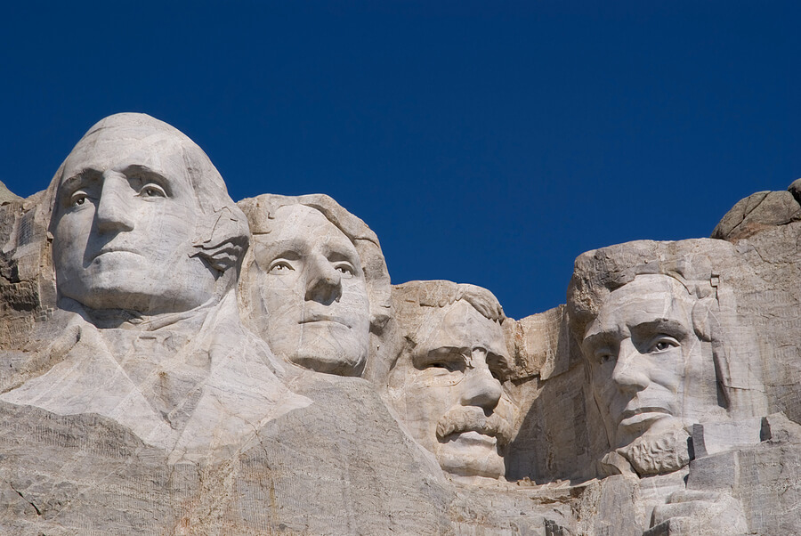 Achieve Extraordinary - Mount Rushmore On A Cloudless Day